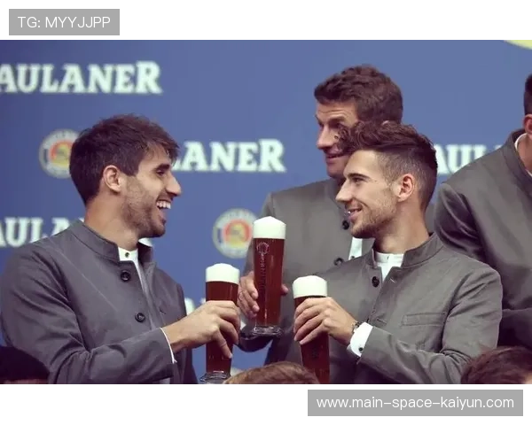 杰克逊租借拜仁亮相啤酒节，融入当地文化生活