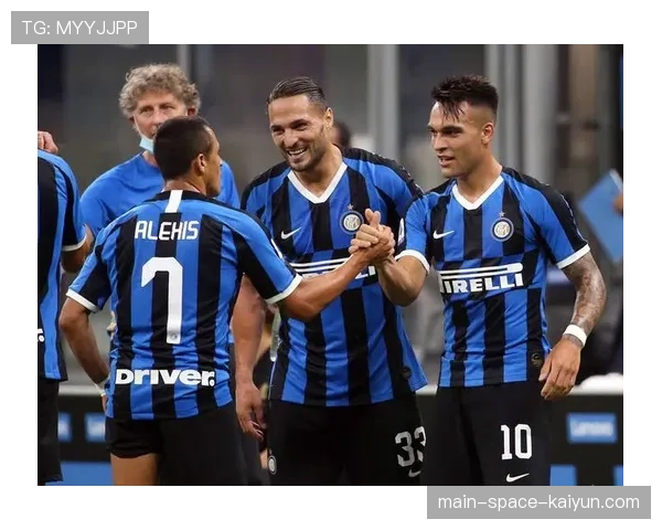 国际米兰3-0完胜佛罗伦萨,将领先优势扩大至8分。